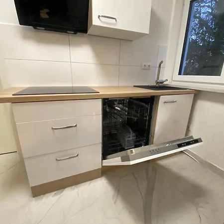 Y Edelhof Apartment *